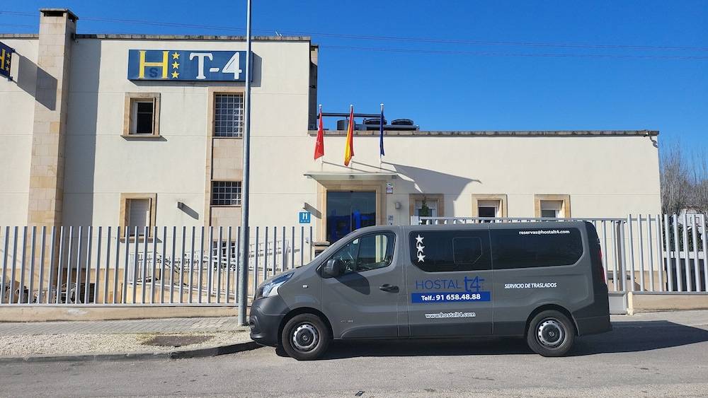 Hostal T4 1