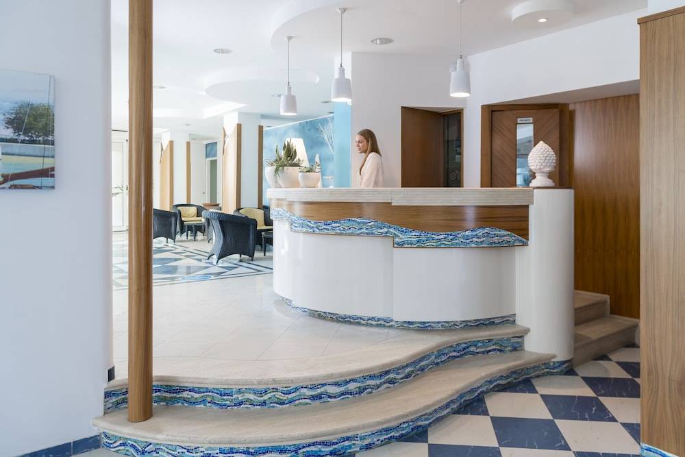 Luxor Beach Boutique Hotel Cattolica 2