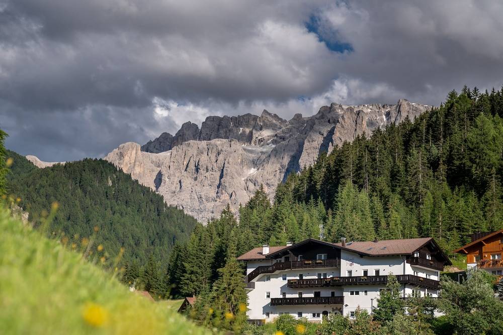 Hotel Monte44 1