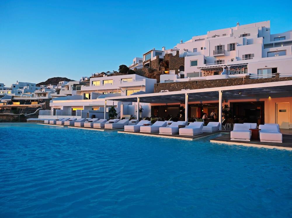 Kouros Hotel & Suites 1