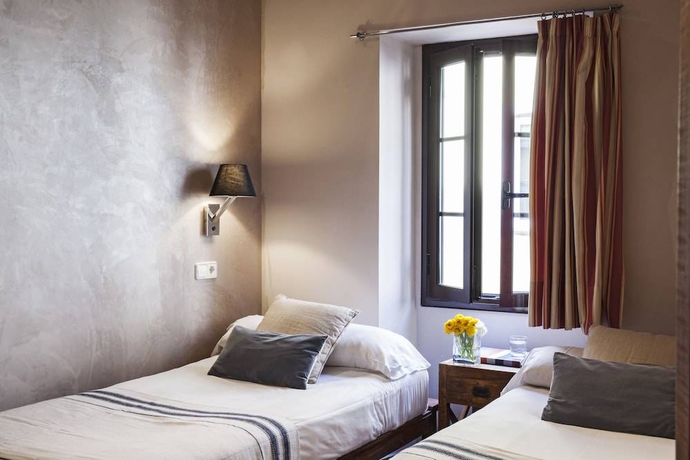 AinB Las Ramblas-Guardia Apartments 1