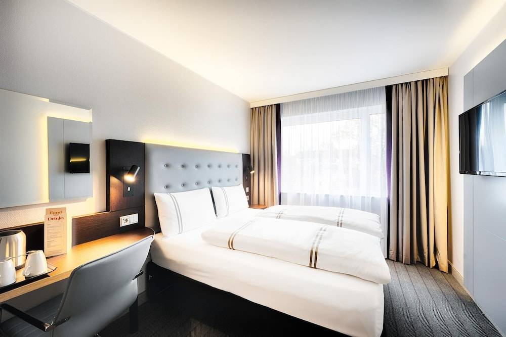 Premier Inn Berlin City Süd 1