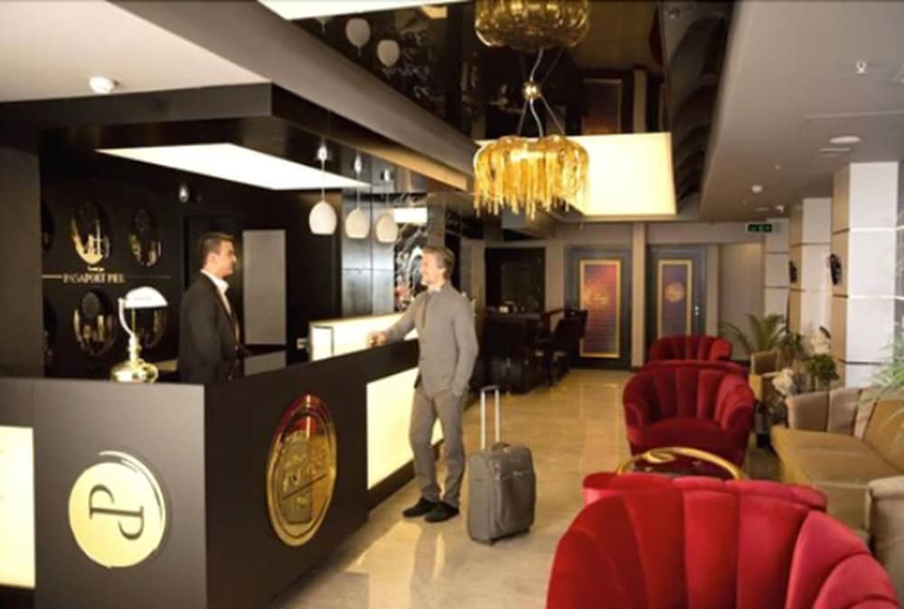 Pasaport Pier Hotel 2