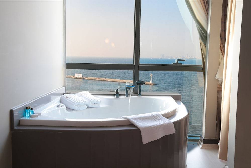 Pasaport Pier Hotel 1