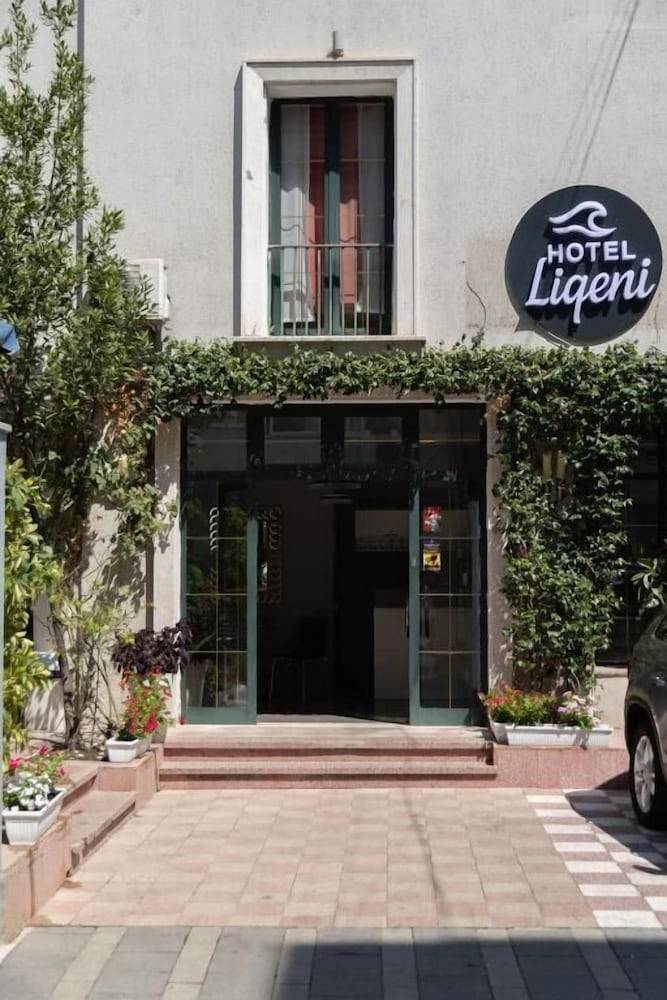 Hotel Liqeni 1