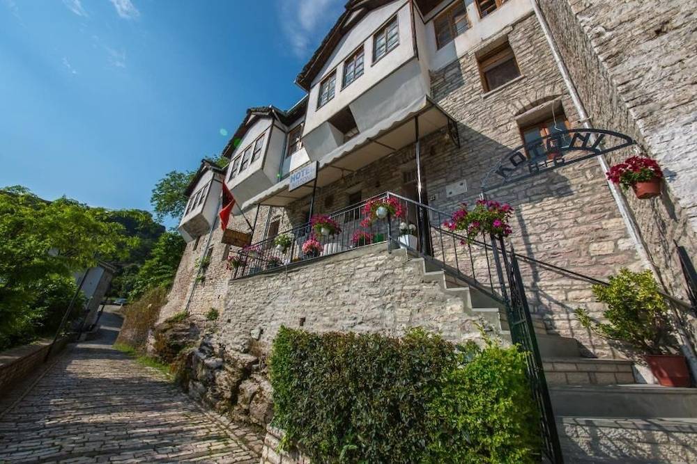 Bed and Breakfast Kotoni 1