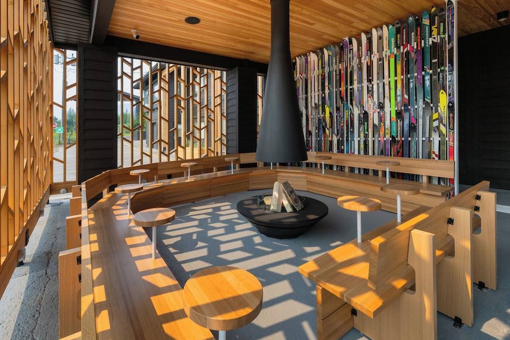 Gravity Haus Revelstoke 1