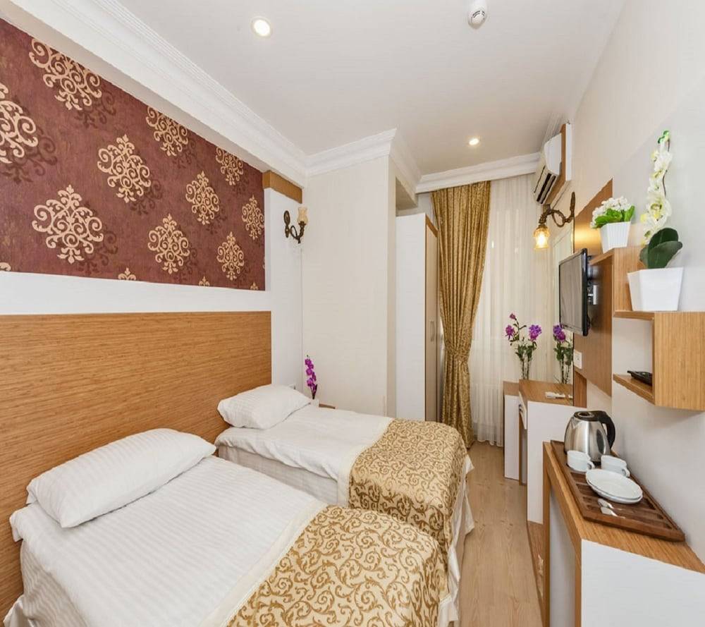 Raimond Hotel 1