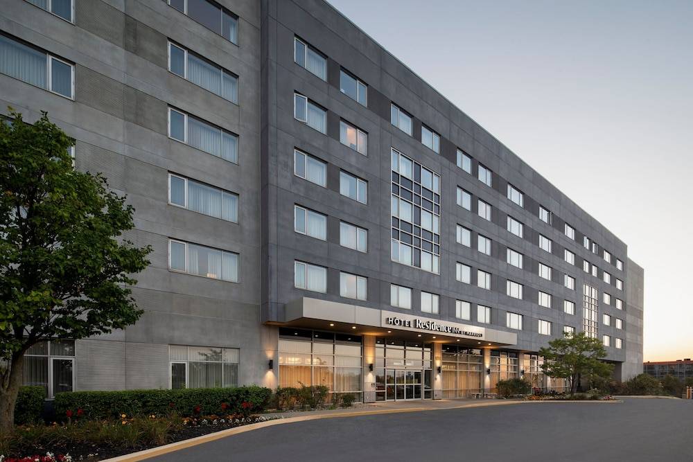 Residence Inn by Marriott Montreal Airport 1