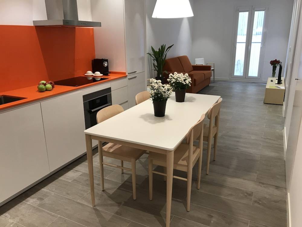 Cosmo Apartments Marina – Auditori 1