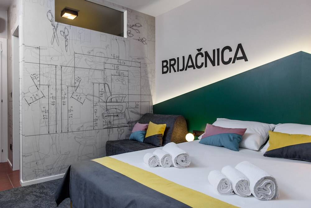 Stay Swanky Bed & Breakfast 1