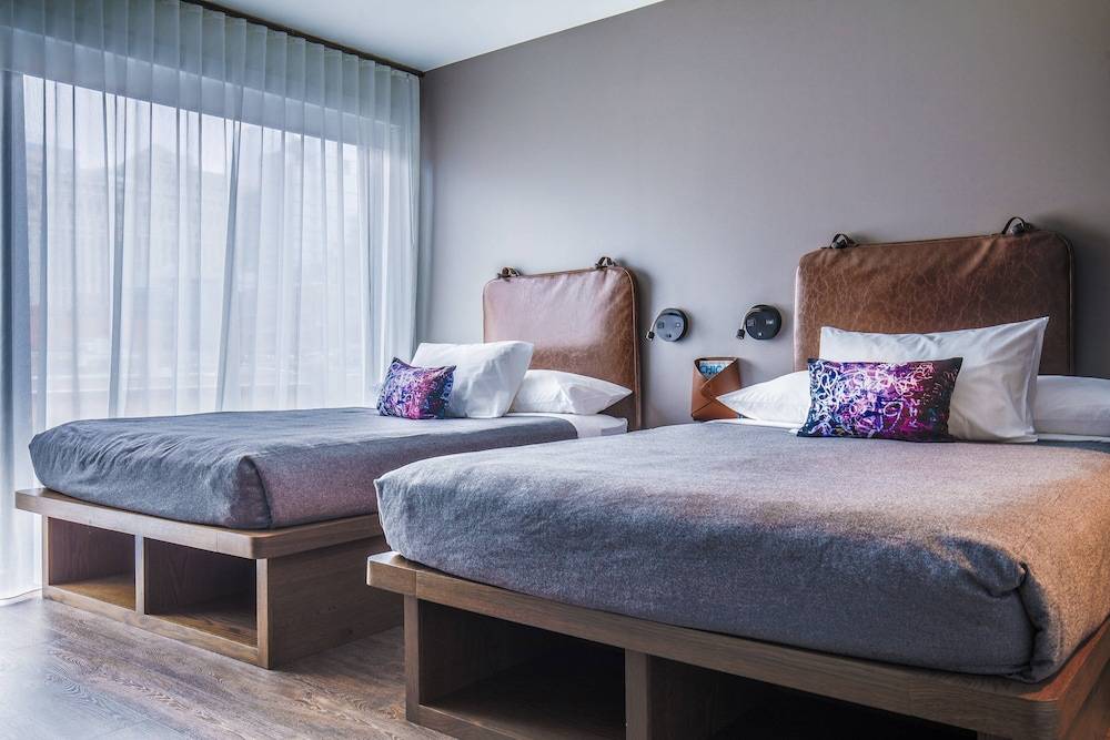 Moxy Chicago Downtown 1