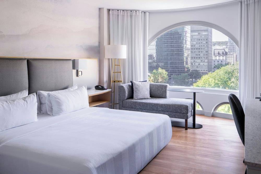 Montreal Marriott Chateau Champlain 1