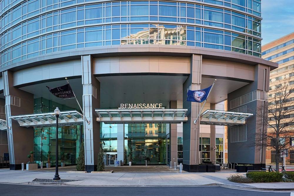 Renaissance Arlington Capital View Hotel 1