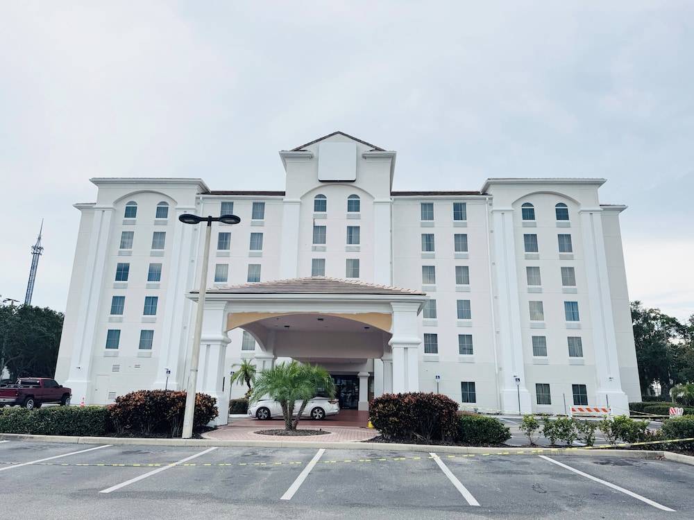 I-Drive Hotel at Universal 1