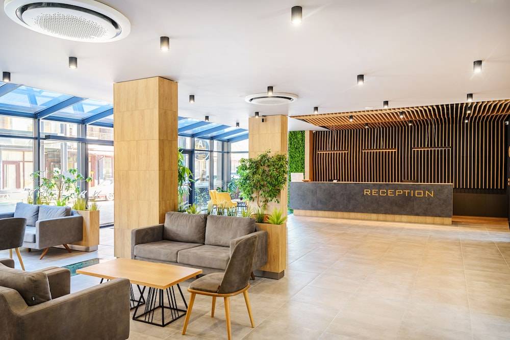 Avenue Hotel Deluxe 2