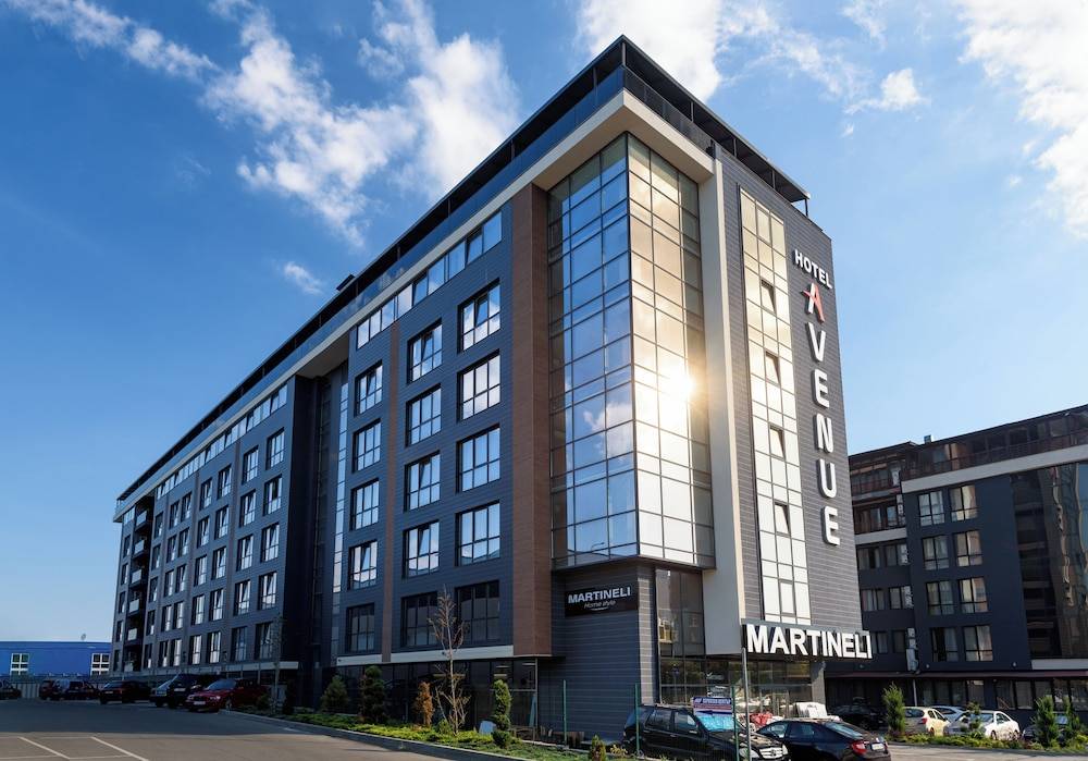 Avenue Hotel Deluxe 1