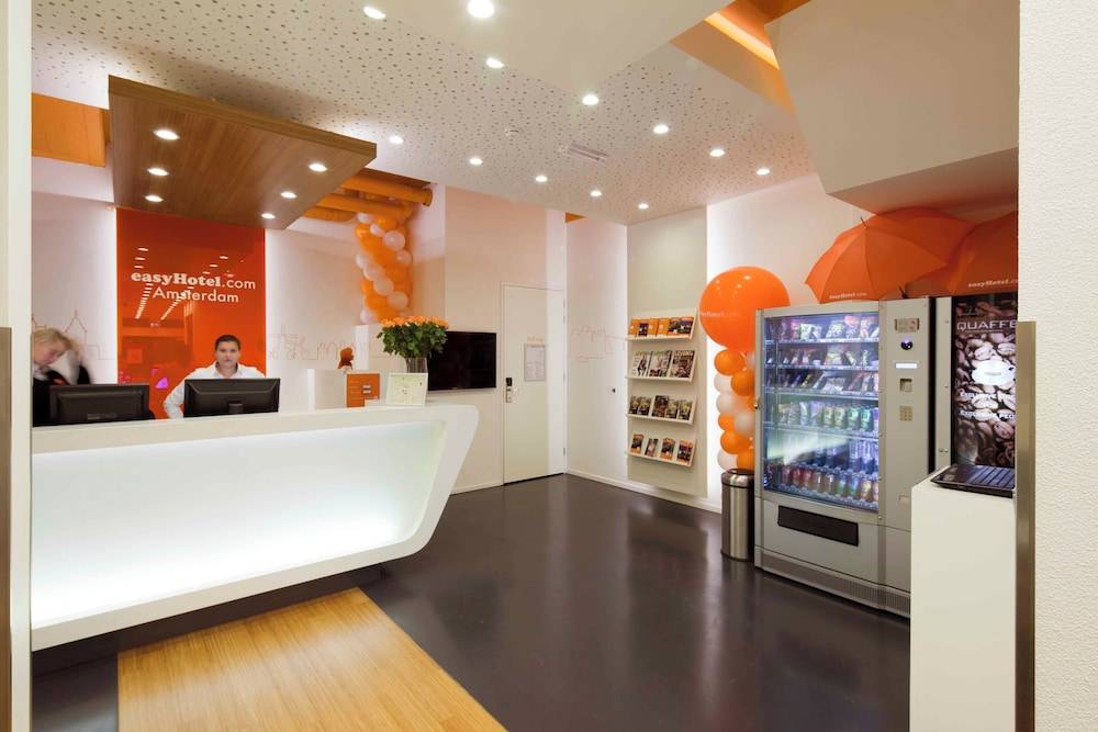 easyHotel Amsterdam City Centre South 2