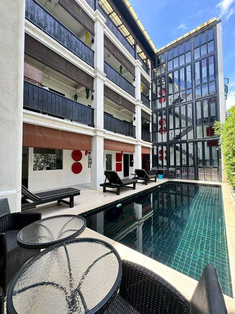 99 The Gallery Hotel 1