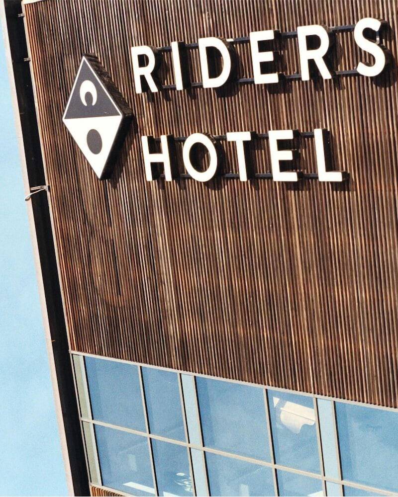 Riders Hotel 1