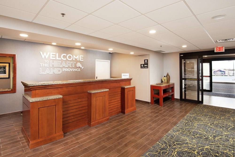 Hampton Inn & Suites Barrie 2