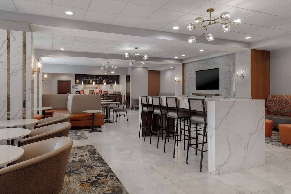 Hampton Inn by Hilton Brampton Toronto 2