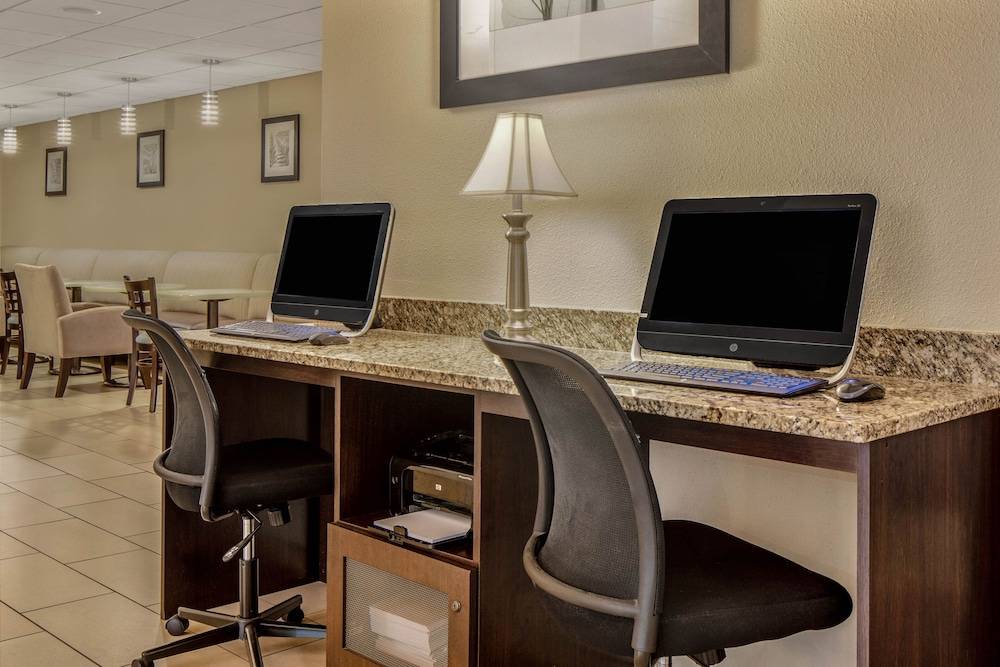La Quinta by Wyndham Bonita Springs Naples North 2