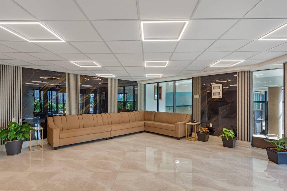 Quality Inn & Suites 2