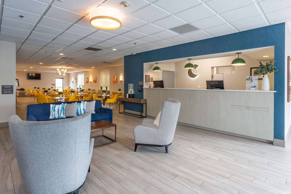 Comfort Inn & Suites Buffalo Airport 2