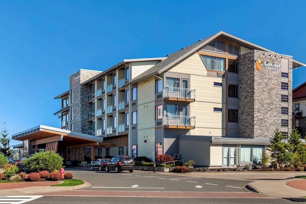 Comfort Inn & Suites 1