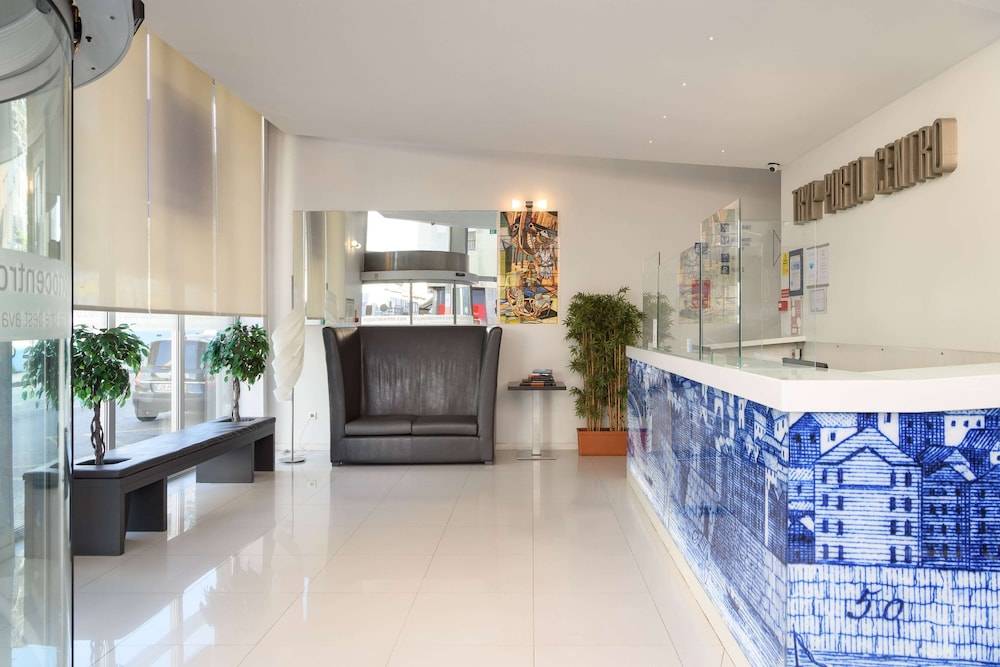 TRYP by Wyndham Porto Centro Hotel 1
