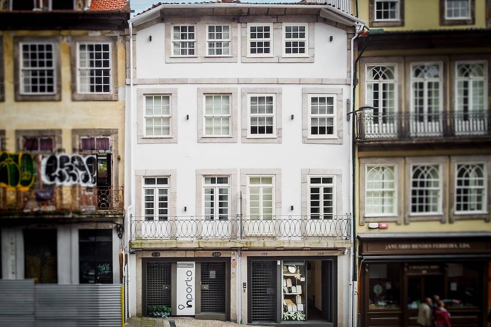 In Porto Gallery Guesthouse 1