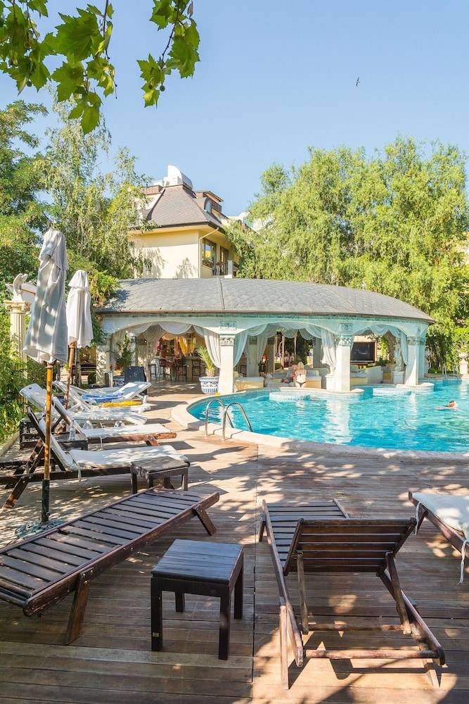 Family Hotel Gold Pearl 1