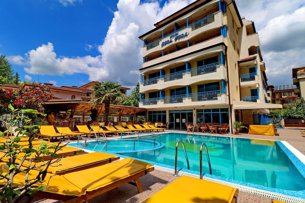 Bora Bora Hotel 1