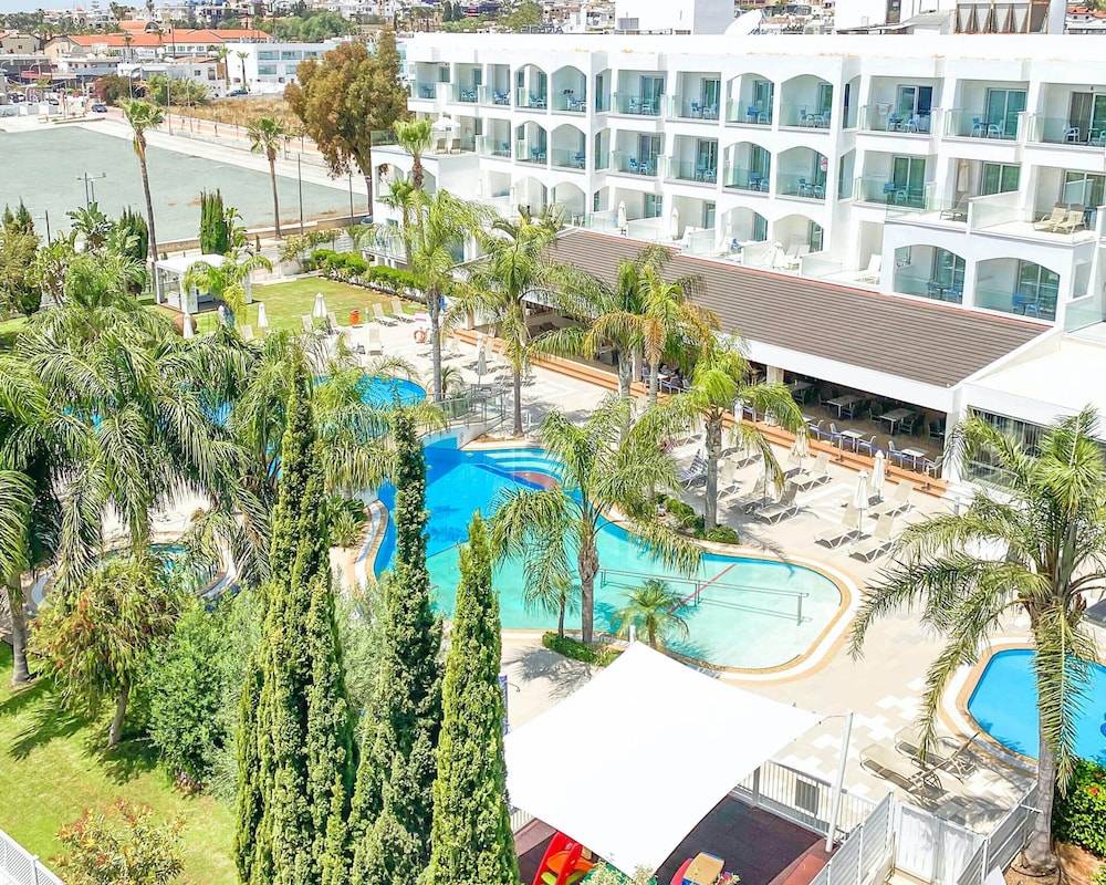 Anesis Hotel 1