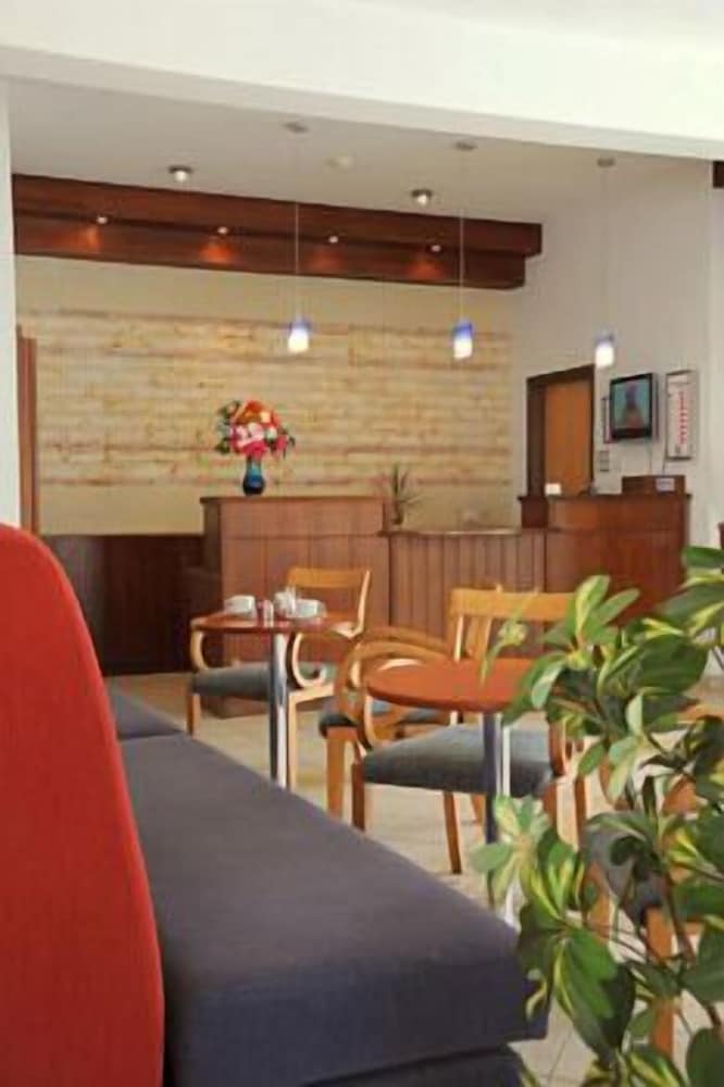Petrosana Hotel Apartments 2