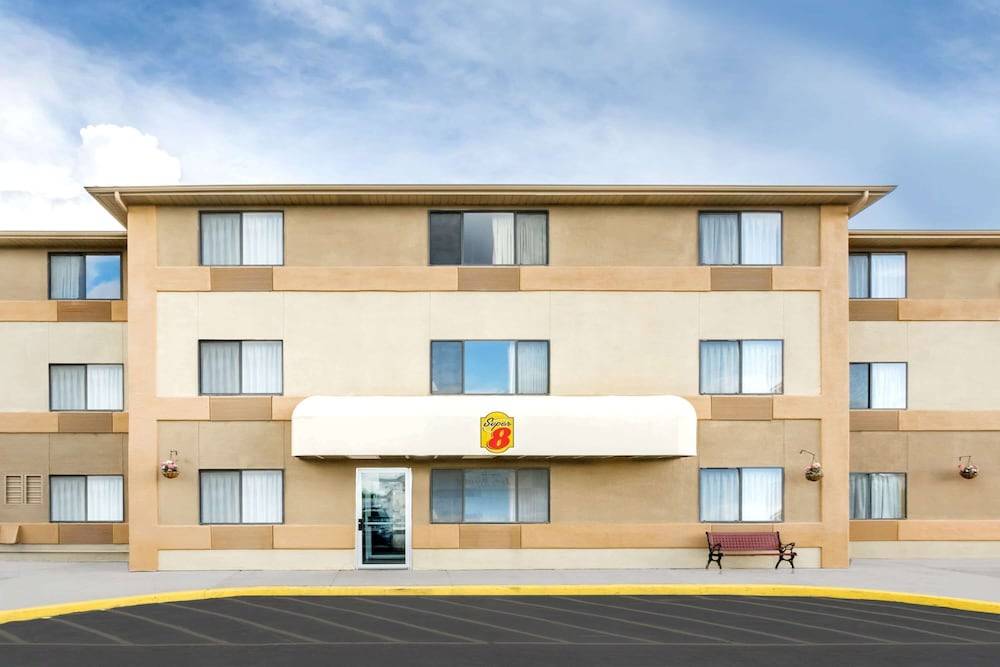 Super 8 by Wyndham Cedar City 1