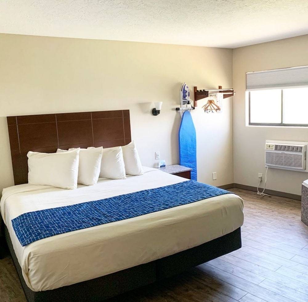 Travelodge by Wyndham Cedar City 1