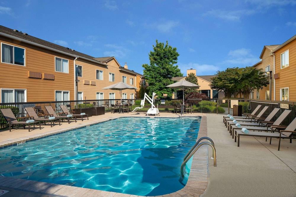 Sonesta Select Chattanooga Hamilton Place 1