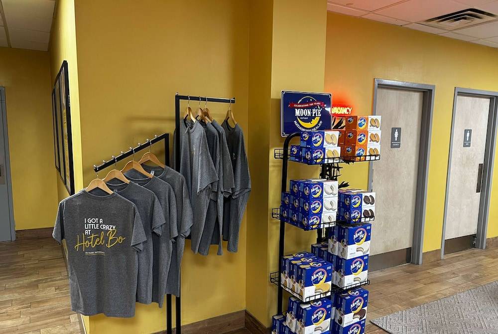 Hotel Bo, a Days Inn by Wyndham Chattanooga Downtown 2