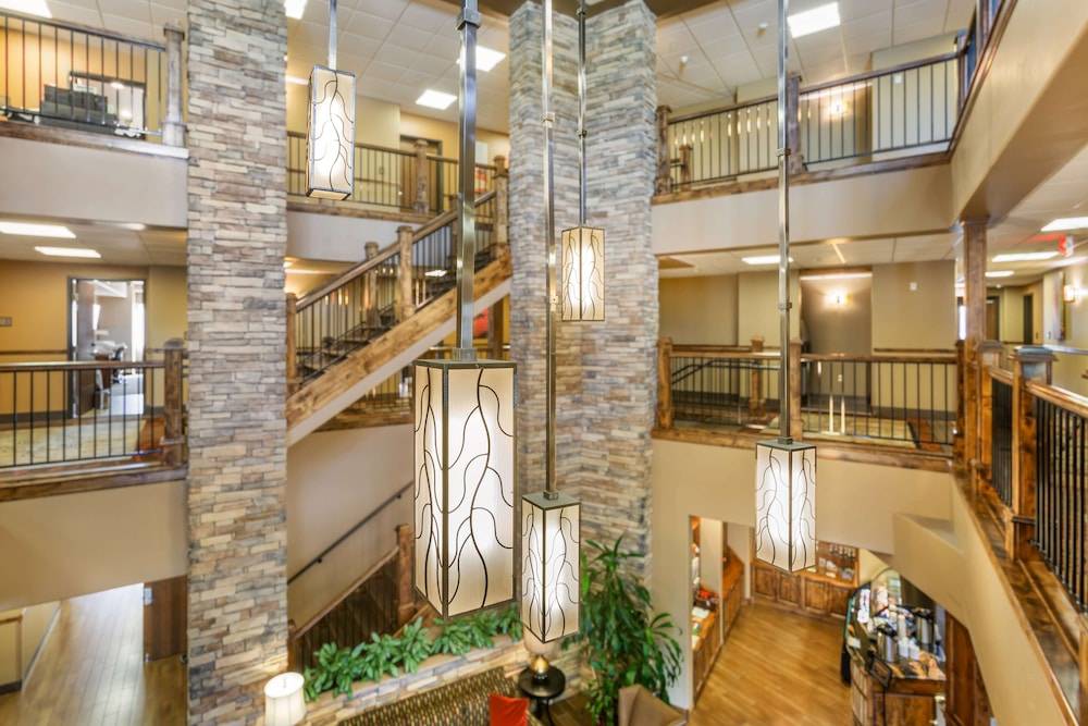 Best Western Premier Ivy Inn & Suites 2