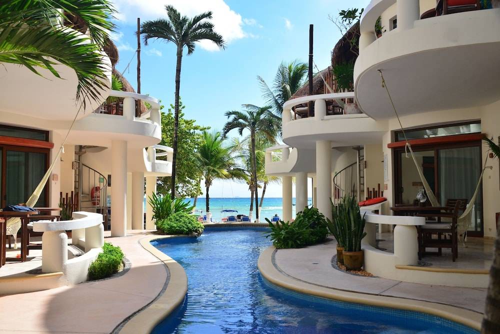Playa Palms Beach Hotel 1
