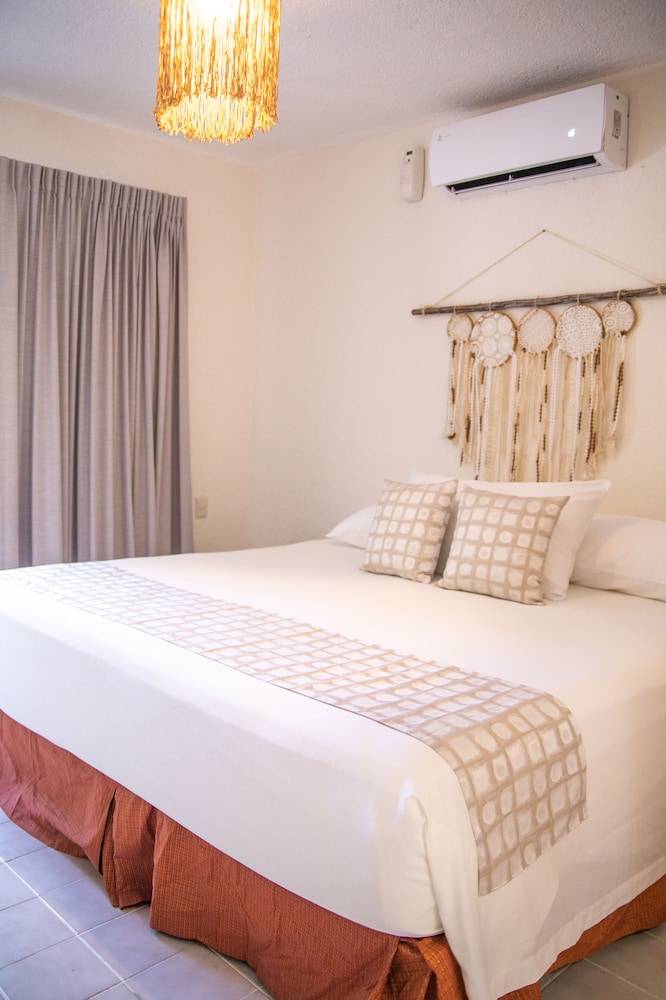 Ahava Hotel 2