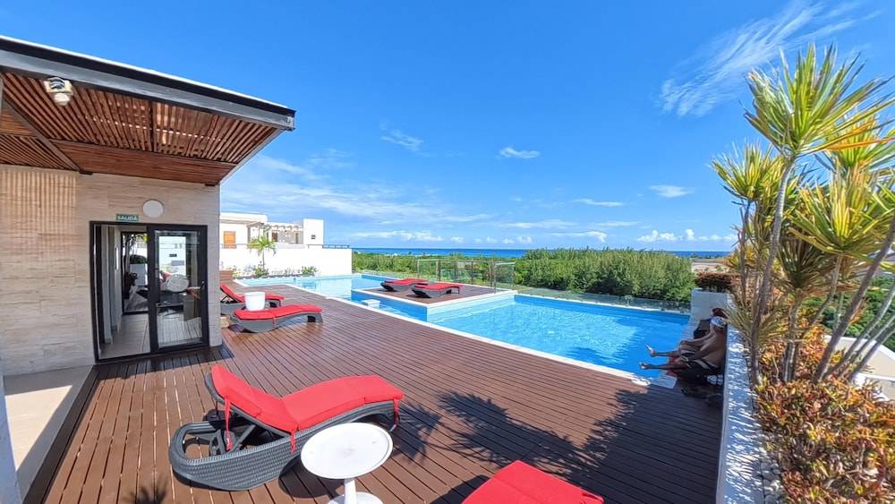 Grand Fifty Suites 1