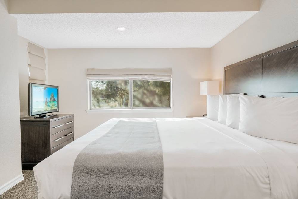 Chase Suite El Paso 2