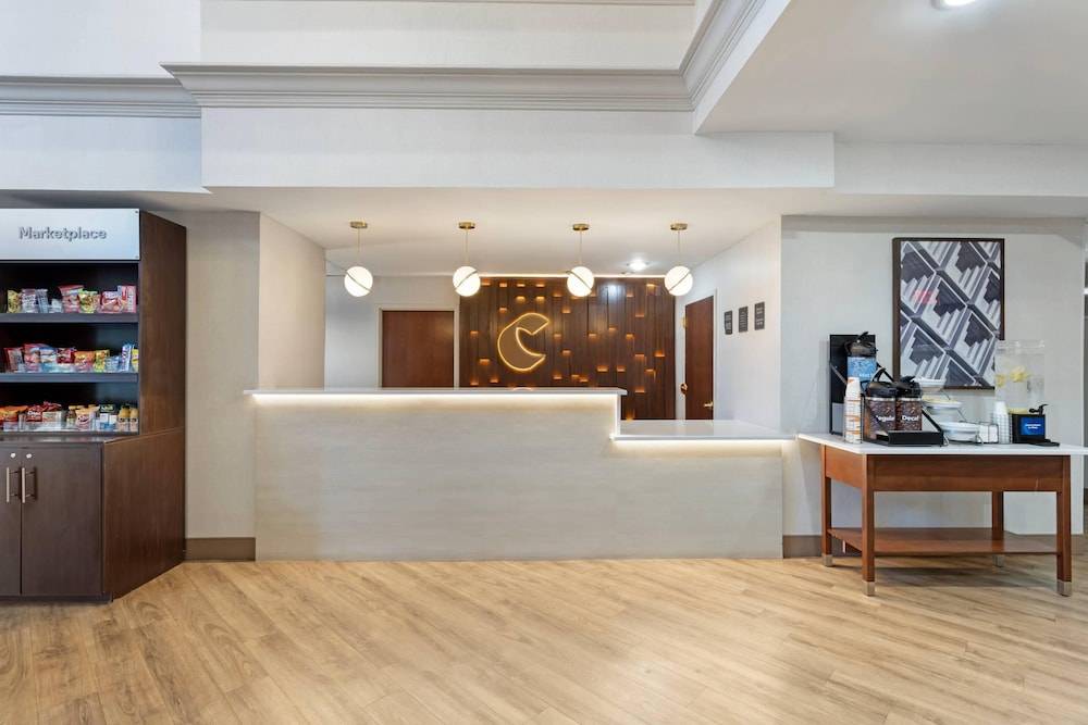 Comfort Suites East Brunswick - South River 2