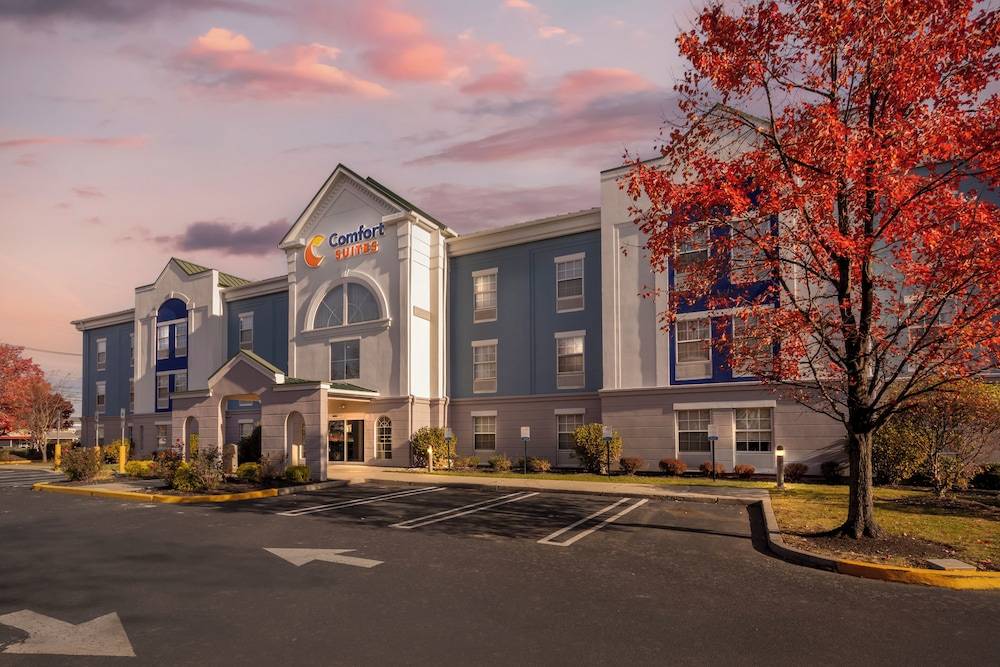 Comfort Suites East Brunswick - South River 1