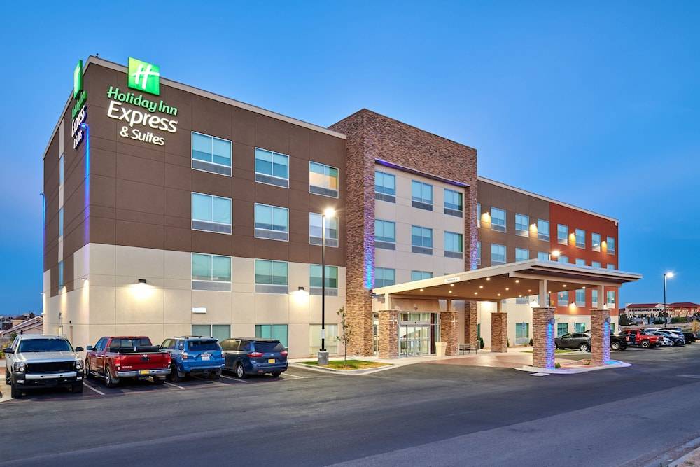 Holiday Inn Express & Suites EL PASO EAST-LOOP 375 by IHG 1