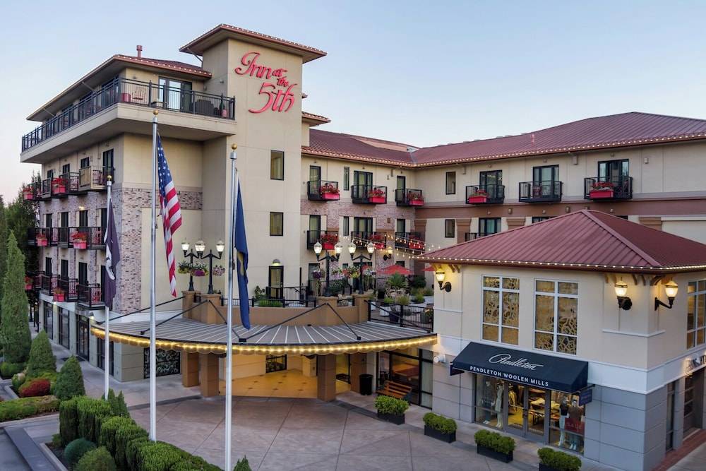 Inn at the 5th 1