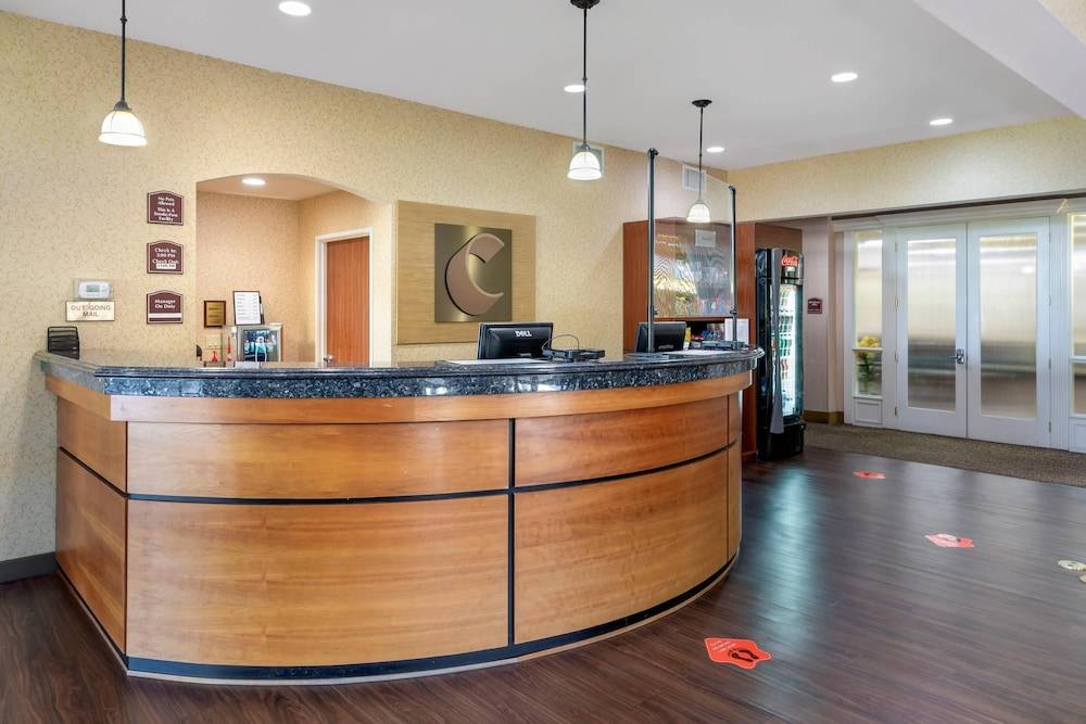 Comfort Suites Eugene University 2